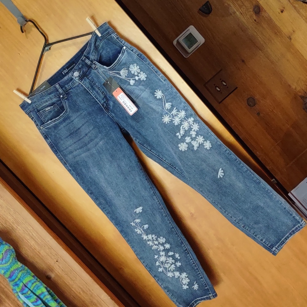 Women's jeans NEW